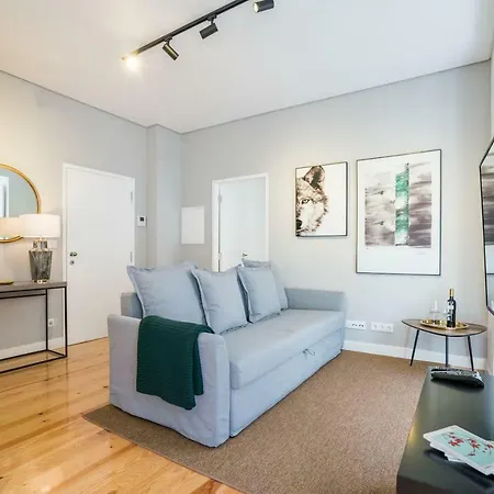 Modern In Chiado Apartment