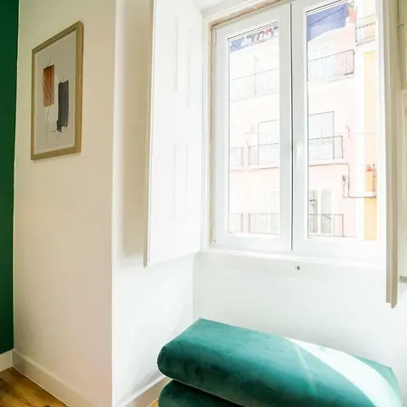 Modern In Chiado Apartment